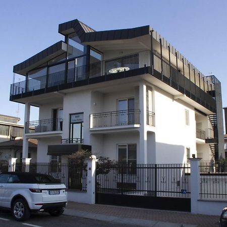 Luna Bianca Bed and Breakfast Rozzano Exterior foto