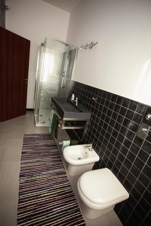 Luna Bianca Bed and Breakfast Rozzano Habitación foto